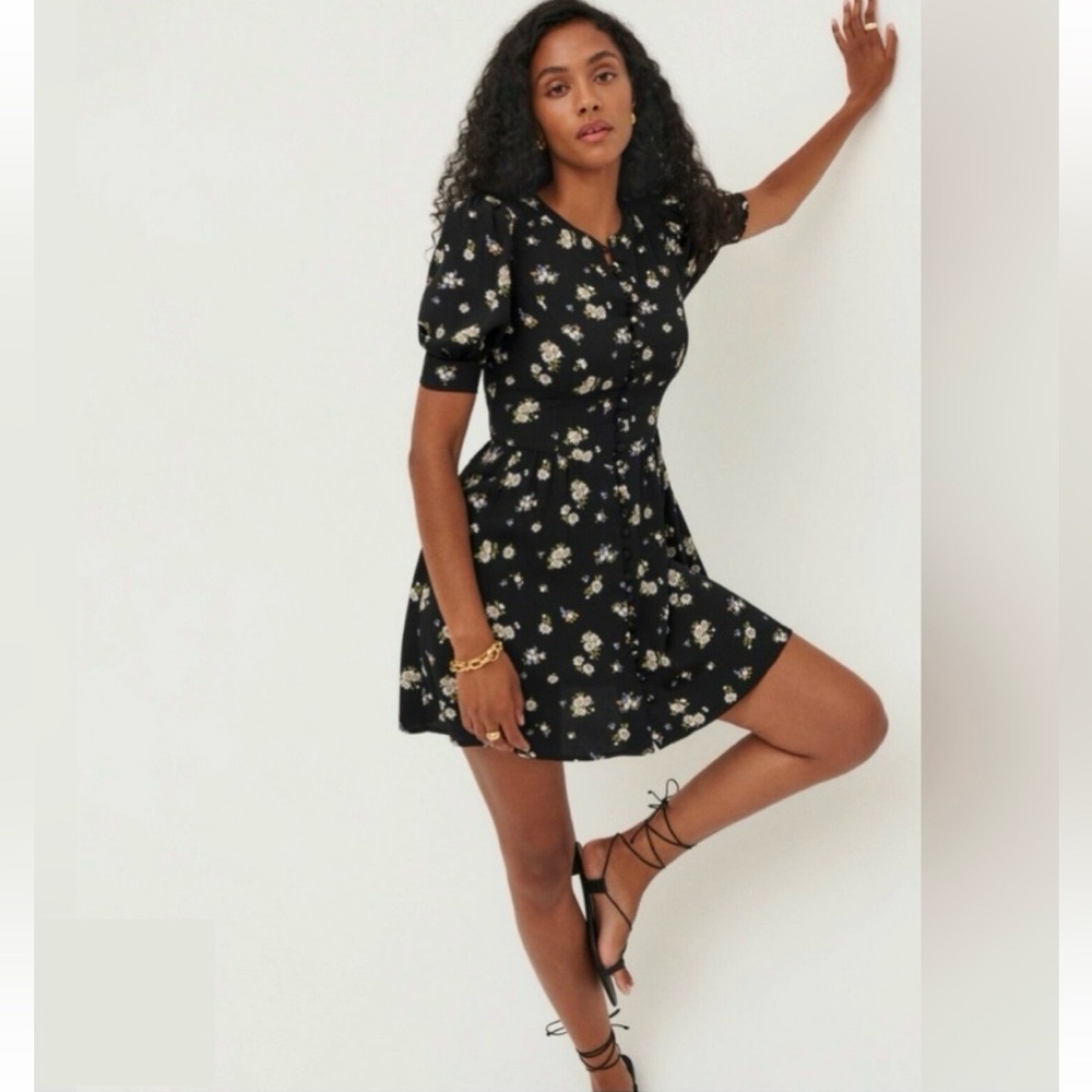 Reformation Daisy Print Black Maylin Short Sleeve Dress